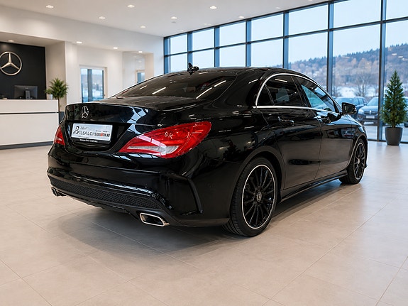 Mercedes-Benz CLA180 4 of 5