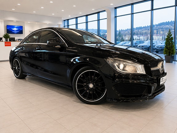 Mercedes-Benz CLA180 2 of 5