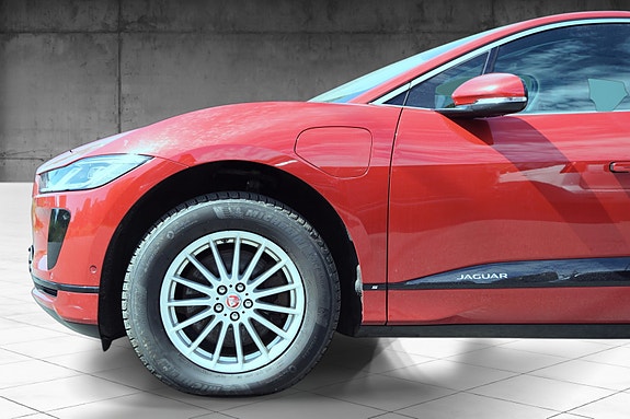 Jaguar I-PACE 4 of 5