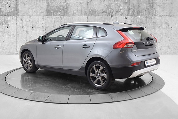 Volvo V40 Cross Country 5 of 5
