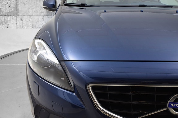 Volvo V40 4 of 5