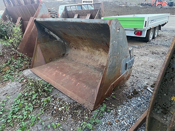 Andre Hjullasterskuffe m/ liten BM feste 3 of 5
