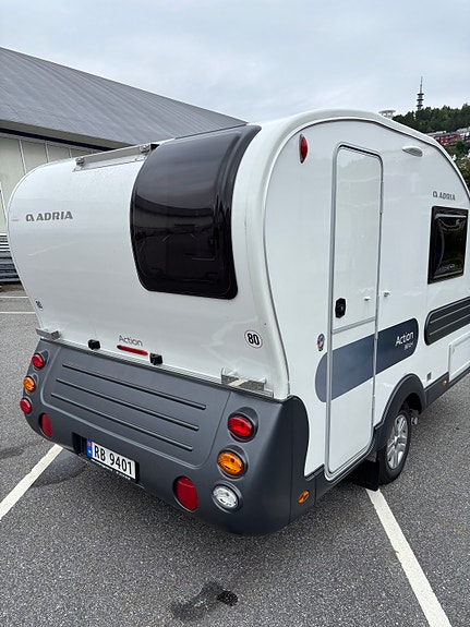 Adria Action 361 LH 2 of 5