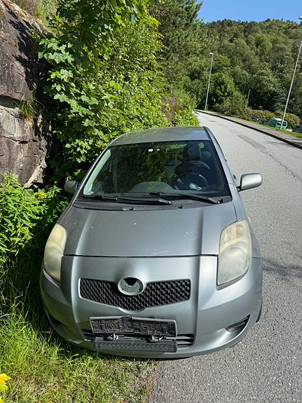 Toyota Yaris 4 of 4