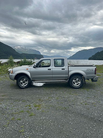 Nissan King Cab 3 of 5