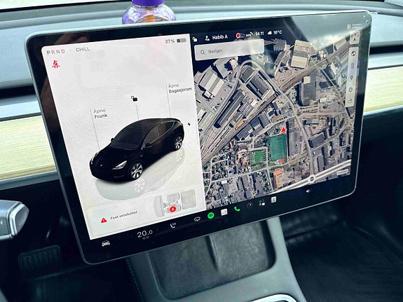 Tesla Model Y 22 of 30
