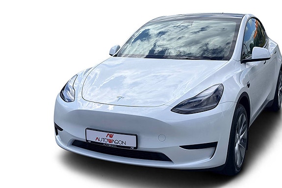 Tesla Model Y 5 of 5