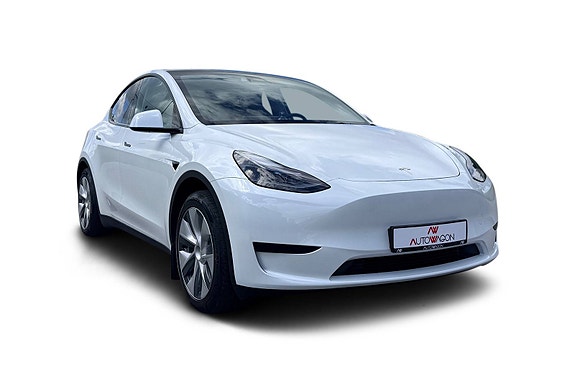 Tesla Model Y 2 of 5