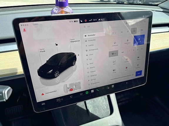 Tesla Model Y 20 of 30