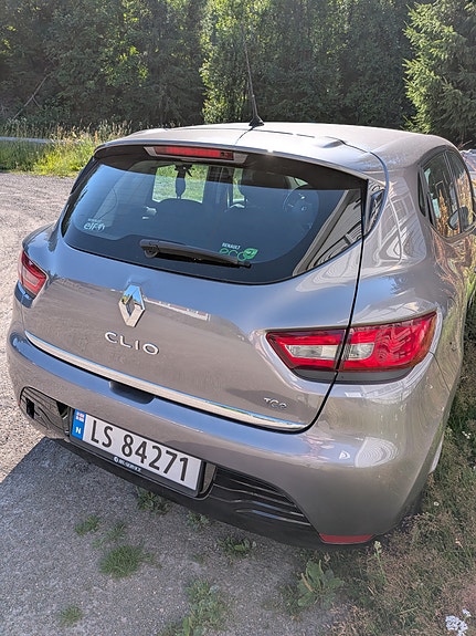 Renault Clio IV 2 of 5