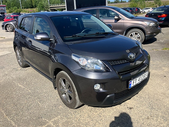 Toyota Urban Cruiser 2 of 5