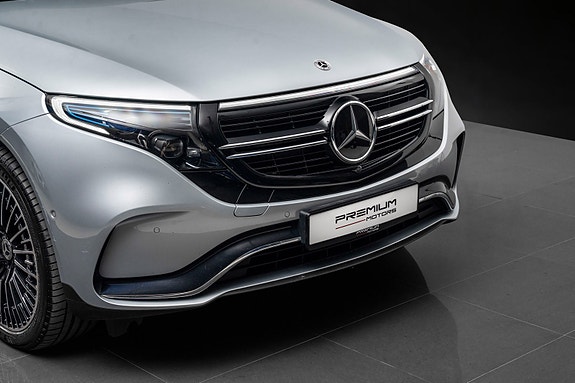 Mercedes-Benz EQC400 3 of 5