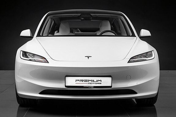 Tesla Model 3 3 of 5