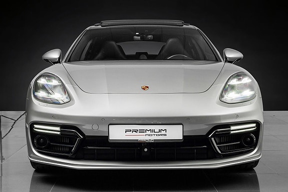 Porsche Panamera 4 of 5
