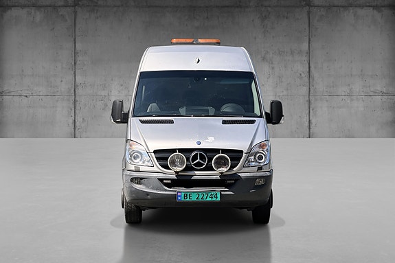 Mercedes-Benz Sprinter 2 of 5