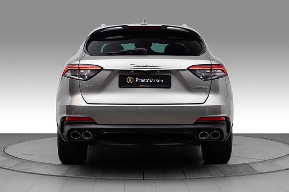 Maserati Levante 3 of 5