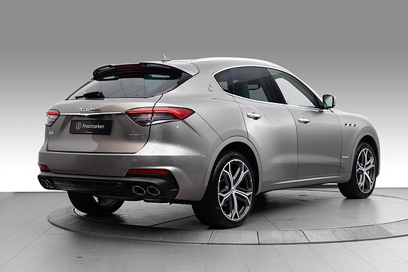 Maserati Levante 2 of 5