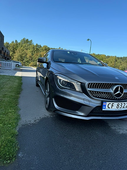 Mercedes-Benz CLA180 3 of 5