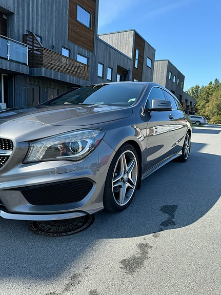 Mercedes-Benz CLA180 2 of 5