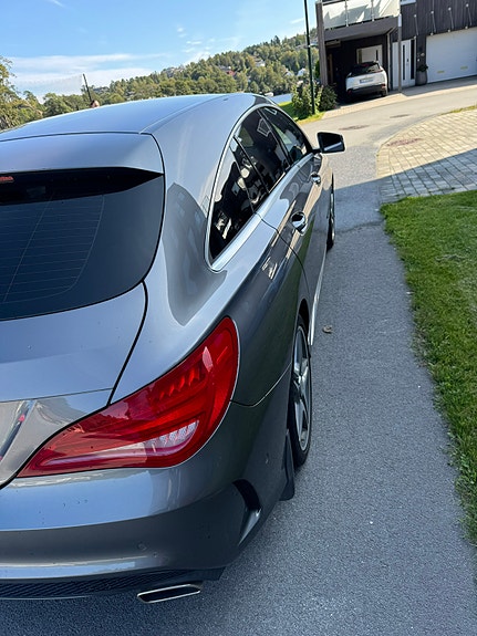 Mercedes-Benz CLA180 4 of 5