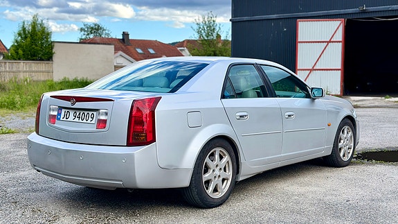 Cadillac CTS 7 of 14