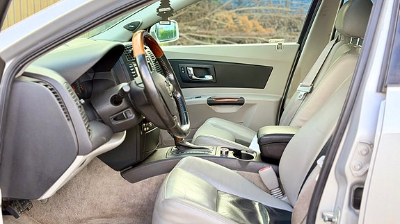 Cadillac CTS 9 of 14