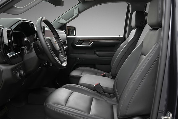 Chevrolet Silverado 5 of 5