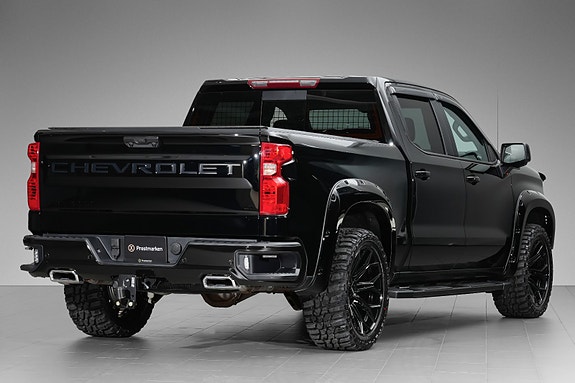 Chevrolet Silverado 4 of 5