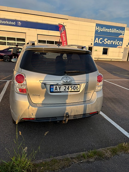 Toyota Verso 2 of 5