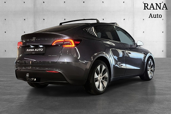 Tesla Model Y 5 of 5