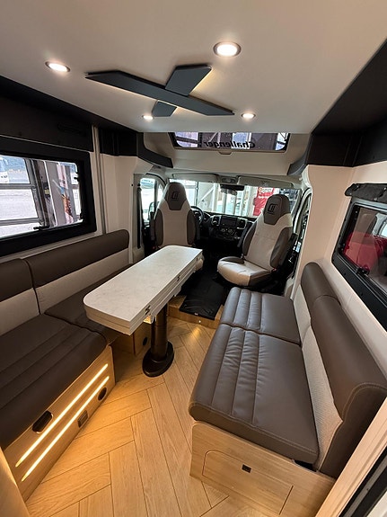 Challenger X250 // bybobil: 6,36 x 2,1m / automat / oppgradert med eksklusiv interiørpakke 4 of 5