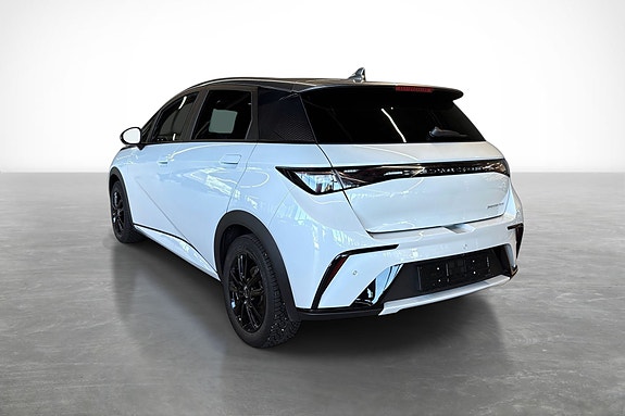 BYD Dolphin 7 of 20