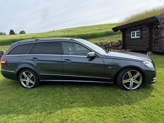 Mercedes-Benz E250 5 of 5