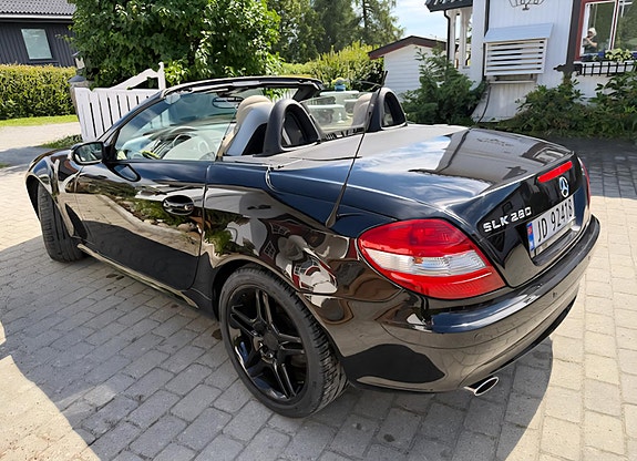 Mercedes-Benz SLK280 2 of 5