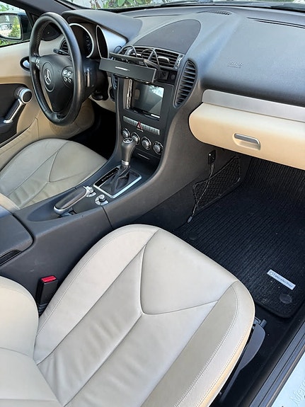 Mercedes-Benz SLK280 5 of 5