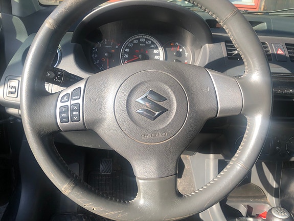 Suzuki Swift 4 of 5
