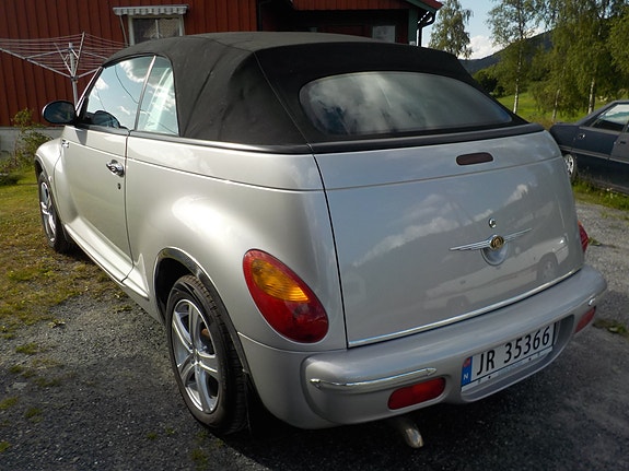 Chrysler PT Cruiser 4 of 5