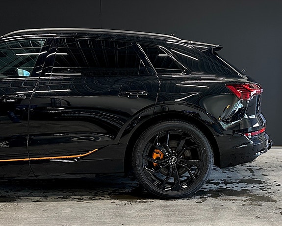 Audi e-tron 13 of 30