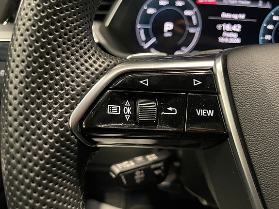 Audi e-tron 25 of 30