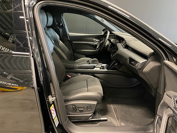 Audi e-tron 6 of 30