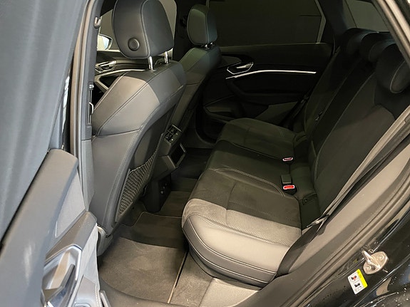 Audi e-tron 15 of 30