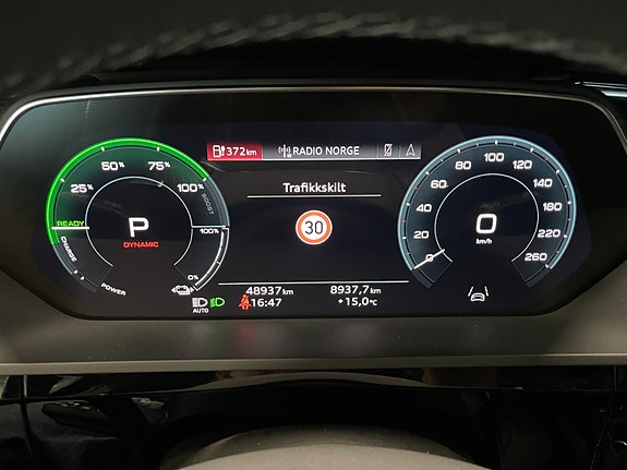 Audi e-tron 29 of 30