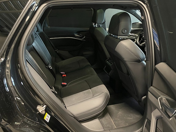 Audi e-tron 7 of 30