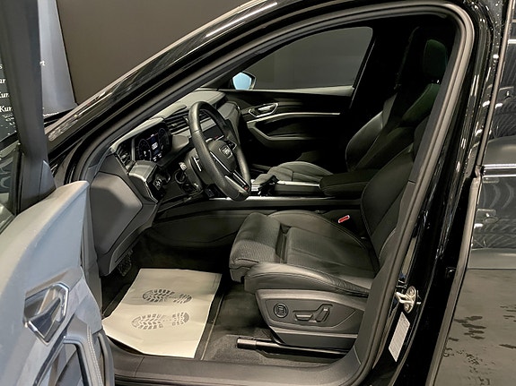 Audi e-tron 16 of 30