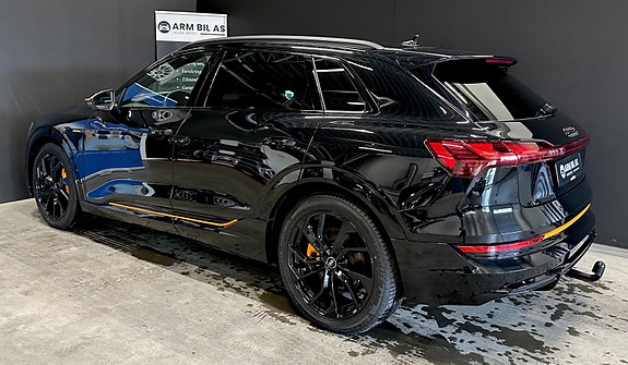Audi e-tron 11 of 30