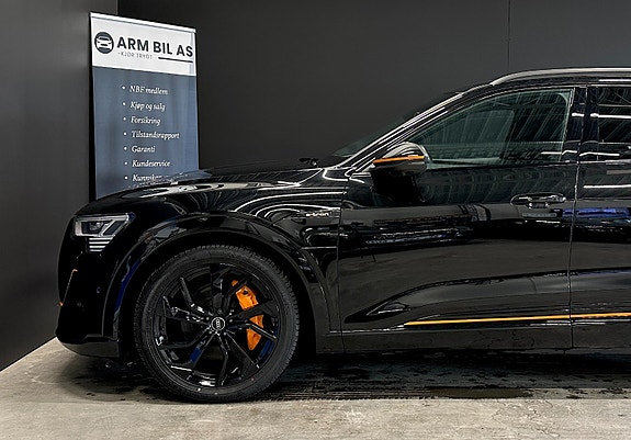 Audi e-tron 14 of 30