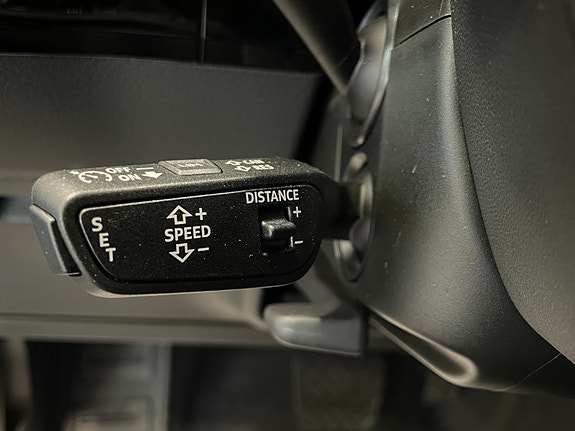 Audi e-tron 27 of 30