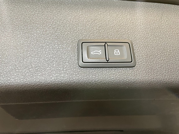 Audi e-tron 22 of 30