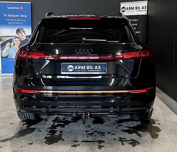 Audi e-tron 9 of 30