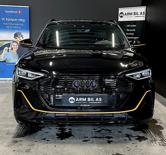 Audi e-tron 2 of 5